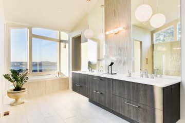 Essentials for a Luxurious Master Bathroom