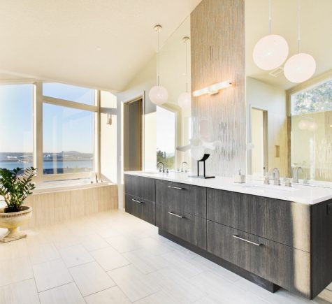 Essentials for a Luxurious Master Bathroom